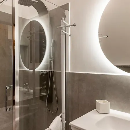 Domus Vespignani In Metro Lodi E San Giovanni - The Bright Spot *