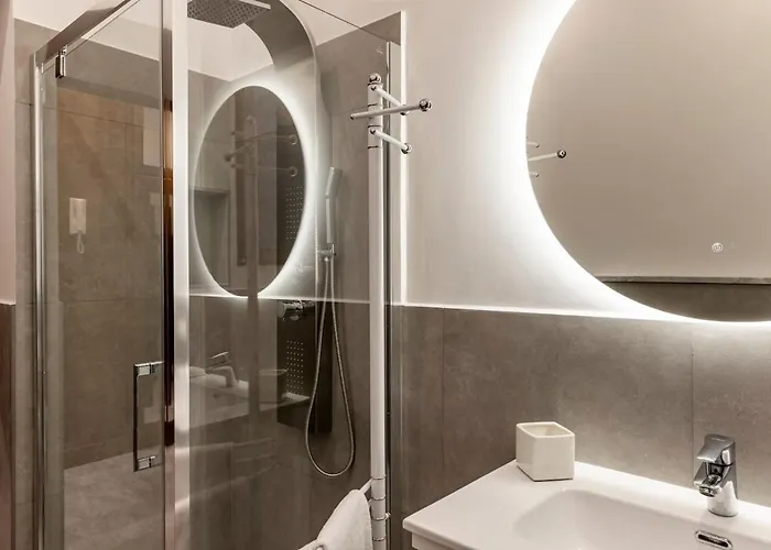 Domus Vespignani In Metro Lodi E San Giovanni - The Bright Spot *