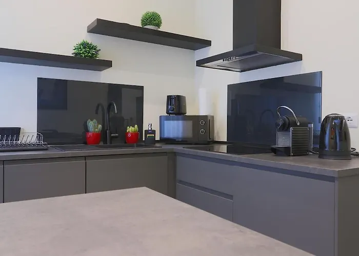 Domus Vespignani In Metro Lodi E San Giovanni - The Bright Spot *